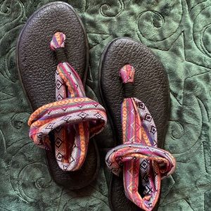 Sanuk Yoga Sling Sandals New without tags. Never worn